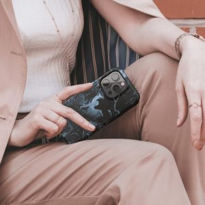 iphone 14 telefono dekliukas juodos ir melynos spalvos