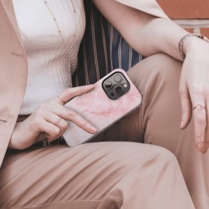 iphone 14 telefono dekliukas rozines spalvos