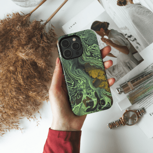 iphone 14 pro telefono dekliukas marmuro stiliaus zalios spalvos