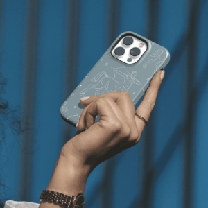 Hopcover iPhone telefono deklas su zodiaku saulys melynos spalvos